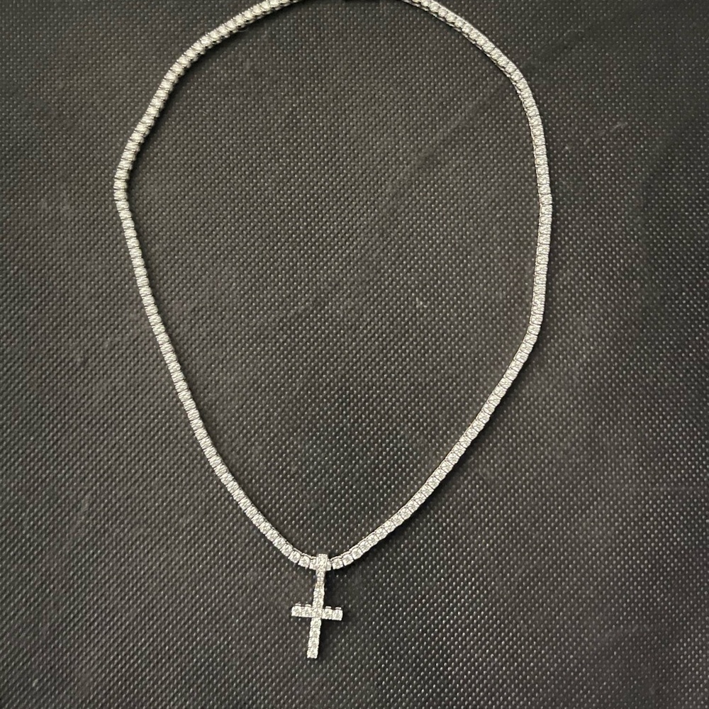 Moissanite chain with pendant